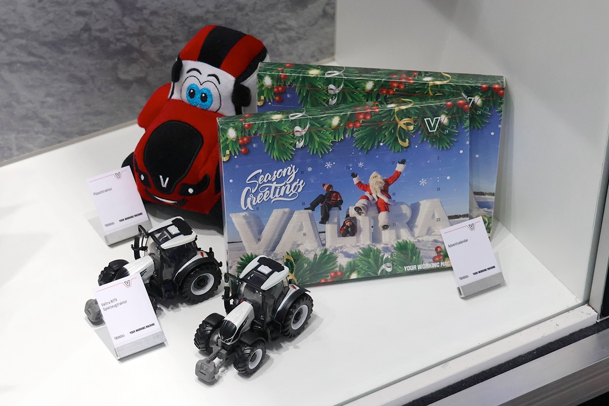 Ad Agritechnica 2023 idee regalo by Valtra per Natale: dai modellini ai giocattoli fino al calendario dell'avvento